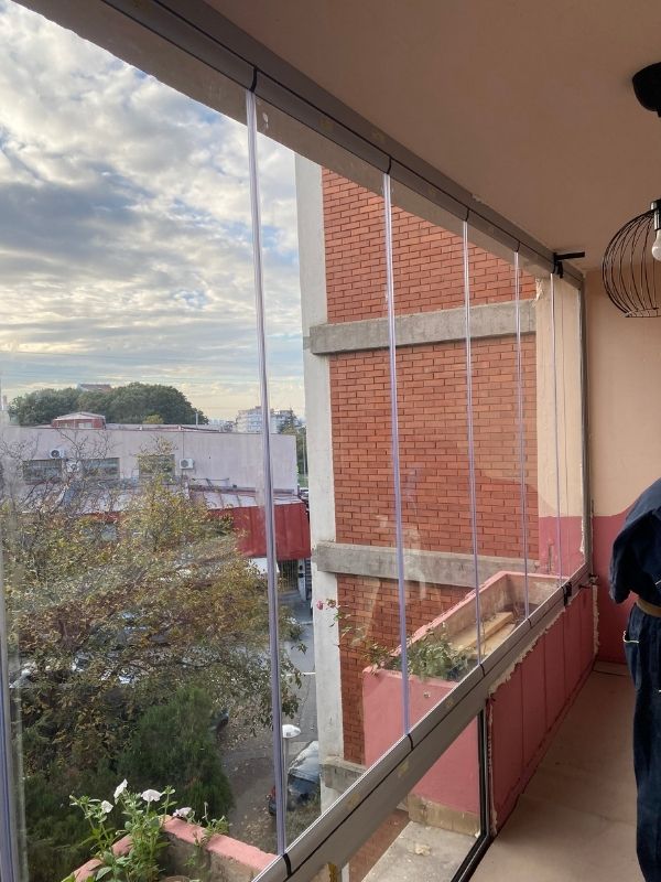 KLIZNI STAKLENI SISTEMI - GALERIJA (uspravno) (5)